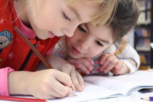 Bạn muốn đưa con đi du học tiểu học tại Úc? Đọc bài viết này…