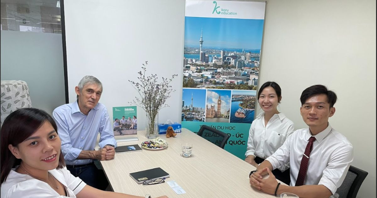 Tổ chức giáo dục UP gặp mặt Koru Education